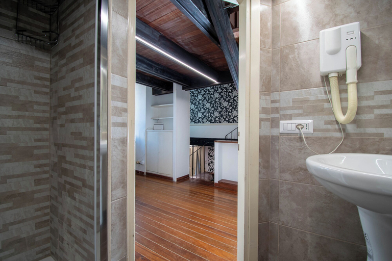 Bathroom 5, In Trastevere House, Rome