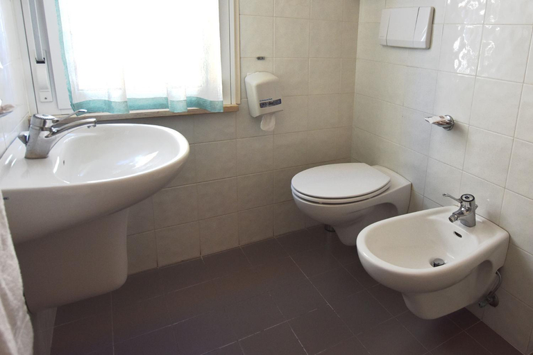 Bathroom, Hotel Europa, Rimini