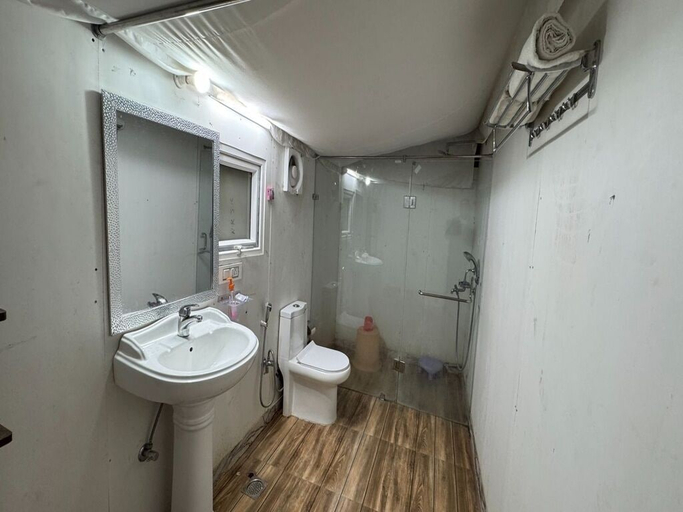 Bathroom 4, KLIO Adventure Resort, Mussoorie, Dehradun