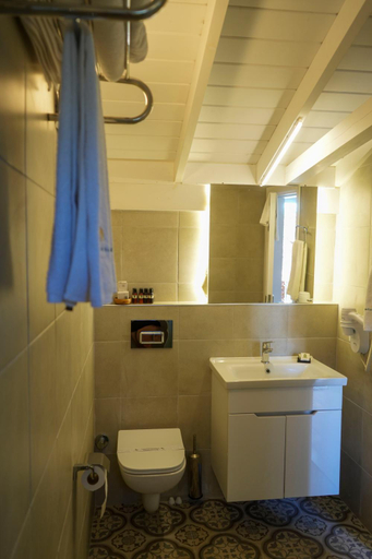 Bathroom 5, Müzeyyen Hanım Konağı Alaçatı 12+, Çeşme
