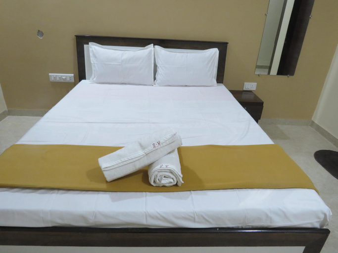 Bedroom 2, SV Inns Sea Pearl, Sindhudurg