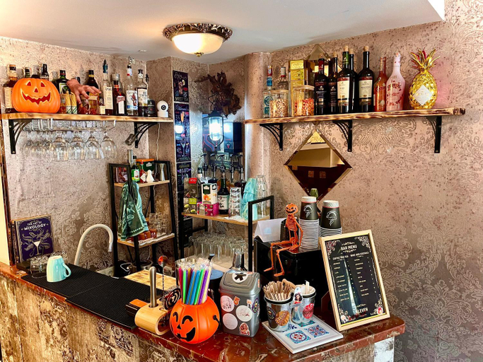 Food & Drinks 4, Silver 34 Boutique, Tbilisi