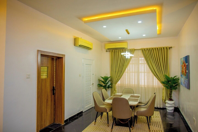Others 3, The Bond Apartment, Obio/Akp