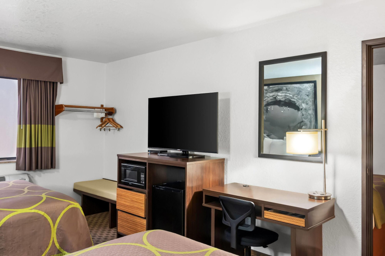 Bedroom 3, Super 8 by Wyndham Santa Rosa, Guadalupe