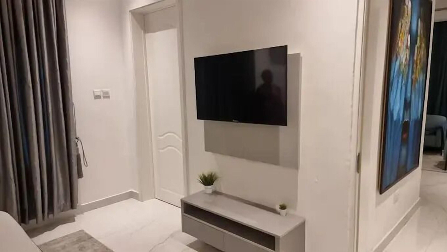 Others 2, The Bond Apartment, Obio/Akp