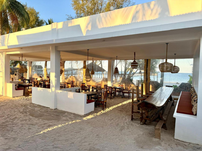 Food & Drinks 4, Shirley Boutique Hotel, Kaskazini 'B'