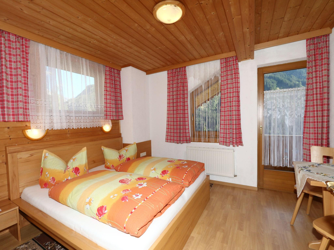 Bedroom 2, Chalet in Mayrhofen near Ski Slopes, Schwaz