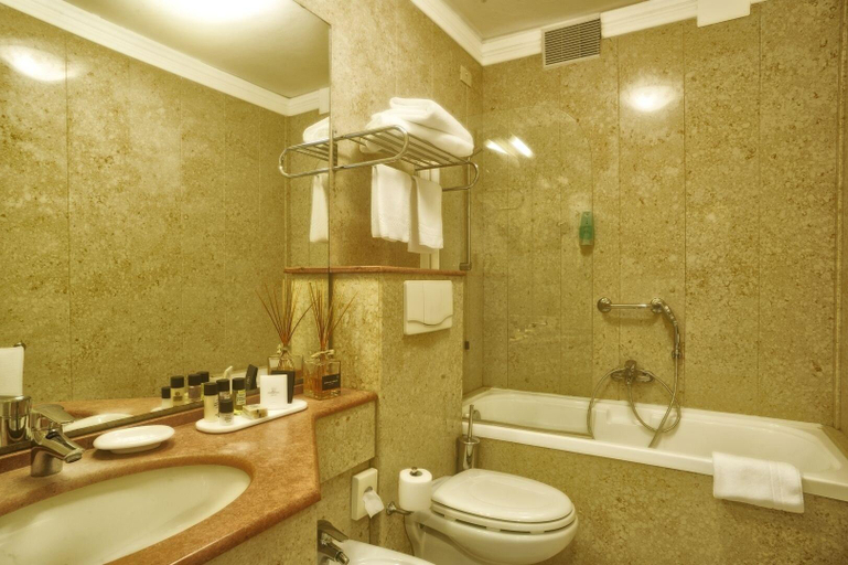 Bathroom 4, Diana Grand Hotel-NEW, Savona