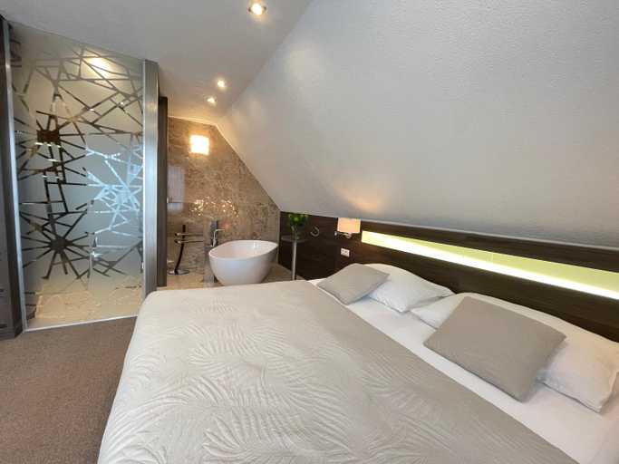 Bedroom 2, Hotel Podlesi, Žďár nad Sázavou