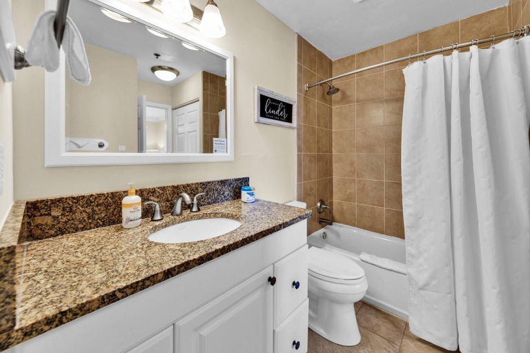 Bathroom 4, Commodore's Retreat 102, Walton