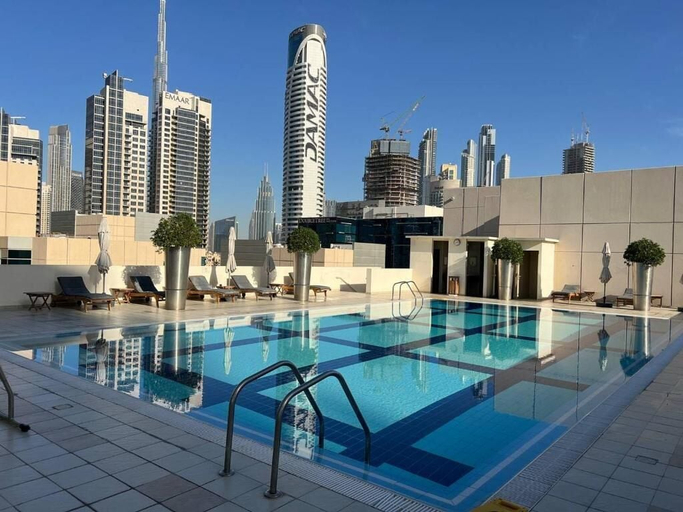 Sport & Beauty, Bay Square 9 Canal View Modern studio, Dubai