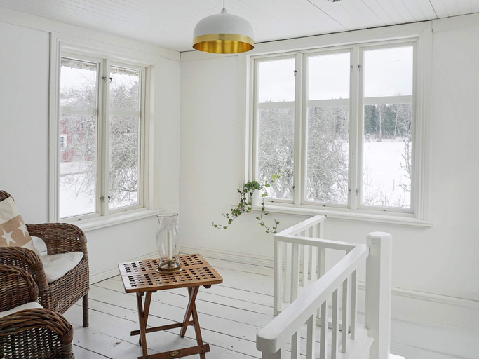 Others 5, Historic Cottage by Lake Yngern, Nykvarn