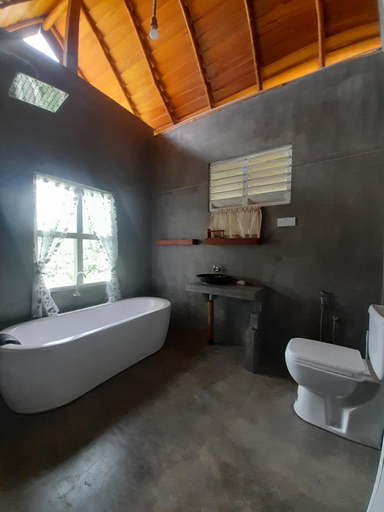 Bathroom 3, Dins Nature Villa, Malimbada