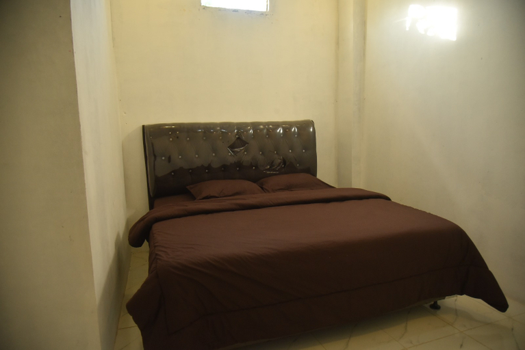 Others 3, Homestay Aura II, Pariaman