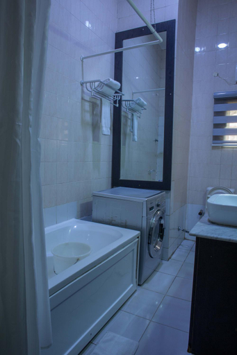 Bathroom 2, Peniel Apartment, AbujaMun