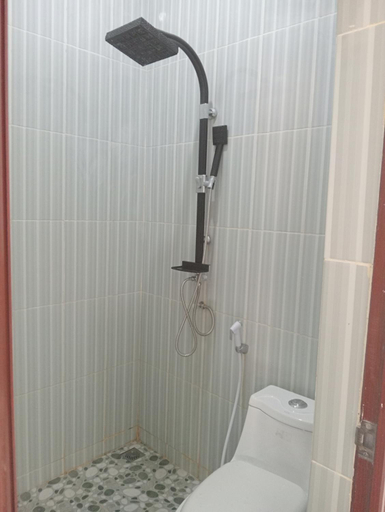Bathroom 3, LOSMEN 88 TENTENA, Poso