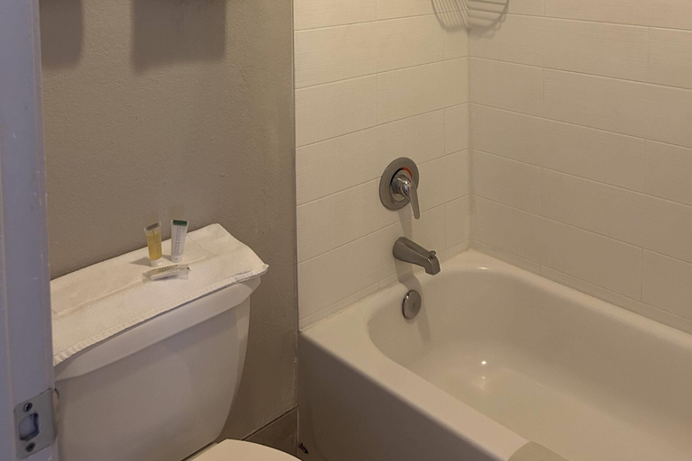 Bathroom 4, Days Inn by Wyndham Kingman West, Mohave