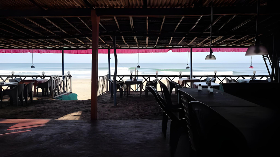 Food & Drinks 2, Golden Wings Cafe, Uttara Kannada
