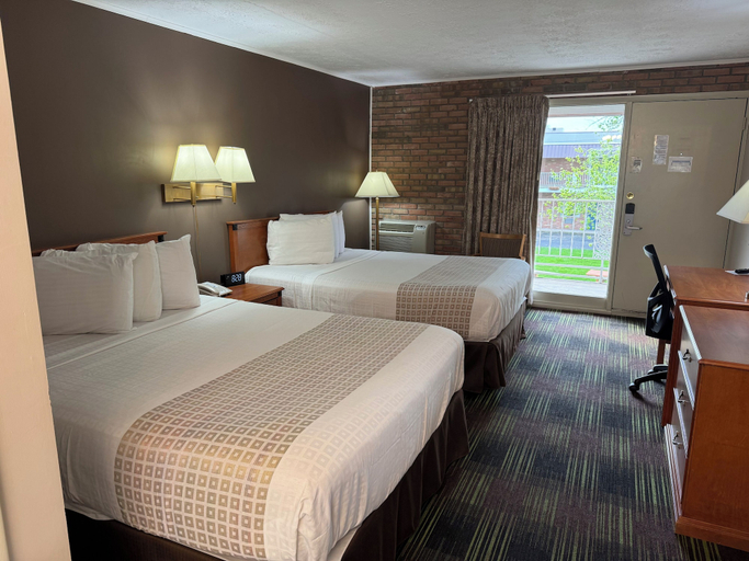 Bedroom 4, South Shore Inn, Erie