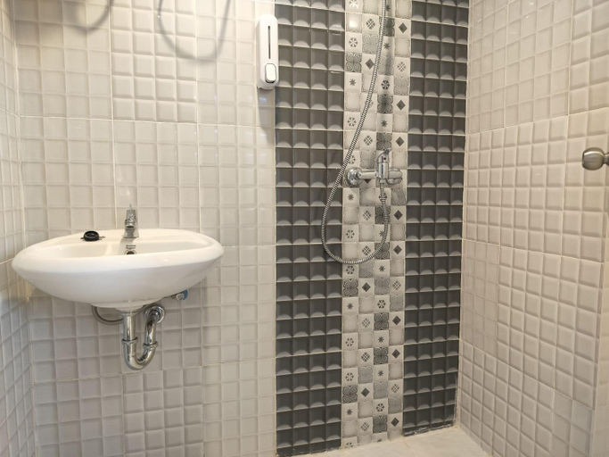 Bathroom 20