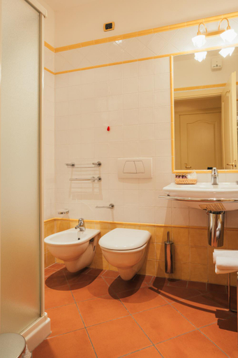 Bathroom 3, Albergo Cane, Bologna