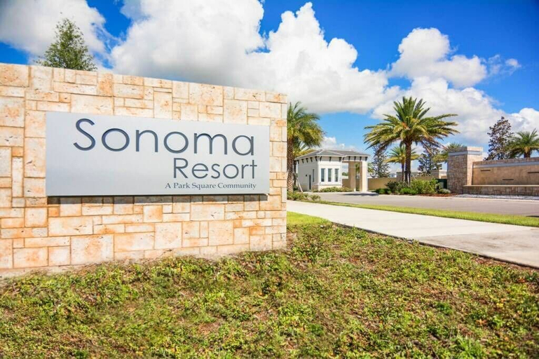 Exterior & Views 2, Relax in Style: Elegant Vacation Home in Orlando, Osceola
