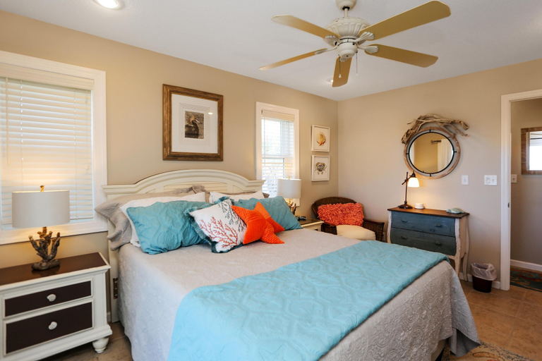 Bedroom 3, Sea Joy, Gulf