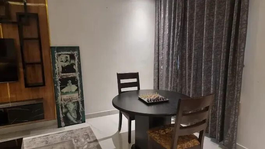 Others 1, The Bond Apartment, Obio/Akp