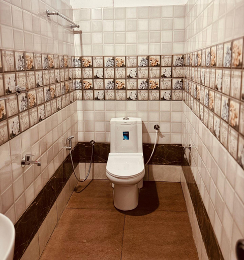 Bathroom, Hotel Bougainvillea, Ernakulam