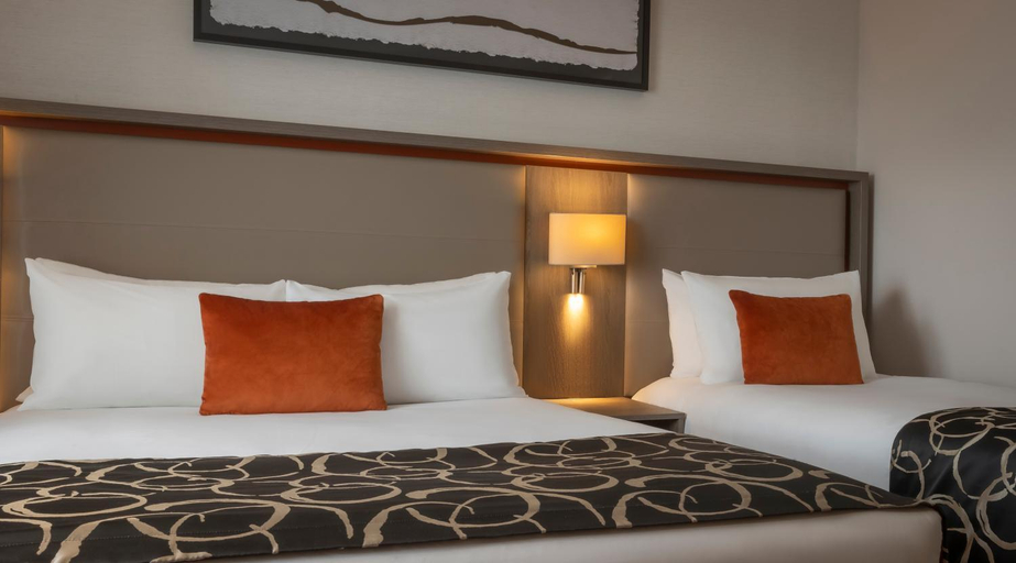 Bedroom 2, Clayton Hotel Dublin Airport, Dublin
