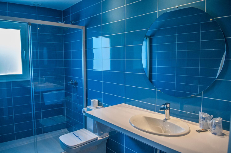 Bathroom 3, HOSTAL XUROY, Baleares