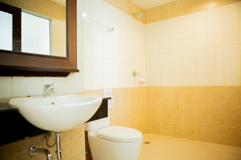Bathroom 5, Blue Skyline Hotel, Phuket Island