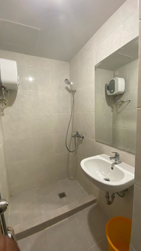 Bathroom, Delft Apartemen CPI by Andi, Makassar
