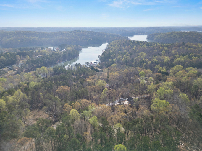 Others 4, Lake Hartwell Escape, Oconee