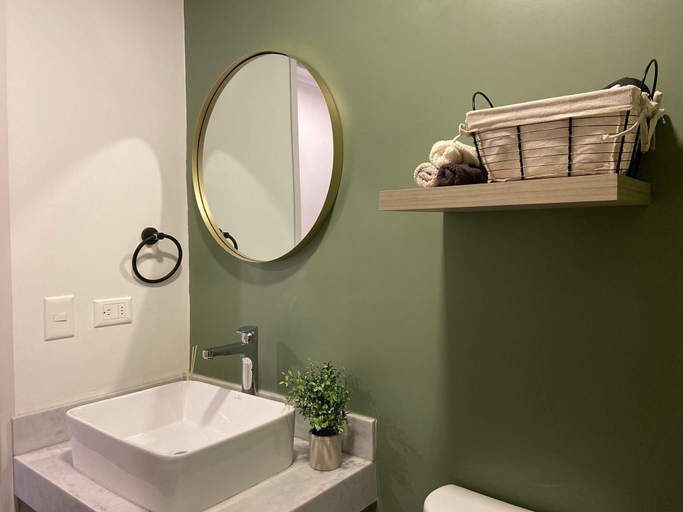 Bathroom, Redibuk - Premiere 1BR in San Isidro, Lima