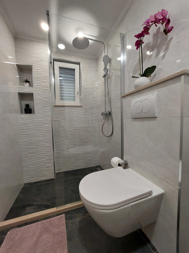 Bathroom 3, Apartments Stella, Dubrovnik