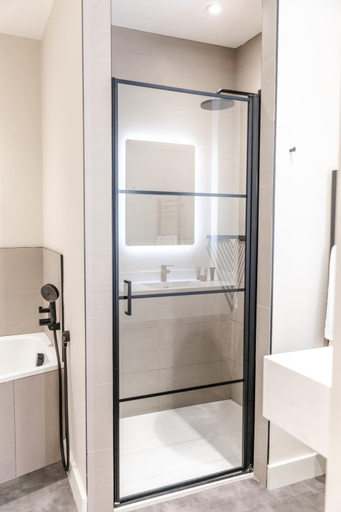 Bathroom 4, School Lane Hotel in Liverpool ONE, Sefton