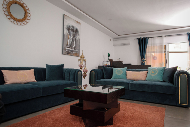 Others 5, Villa Jaddis, Abidjan