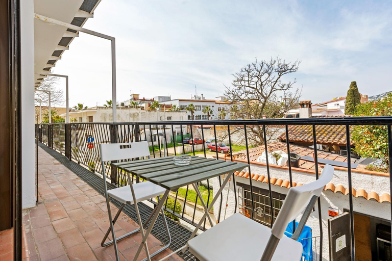 Others 2, Hostal La Marina, Girona