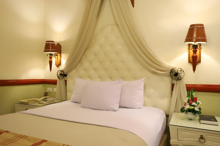 Bedroom 3, Camelot Hotel Quezon City powered by Cocotel, Quezon City