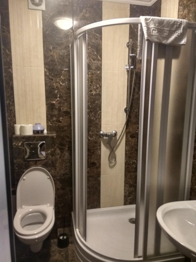 Bathroom 4, Hotel Smaragd, Nadvirnians'kyi
