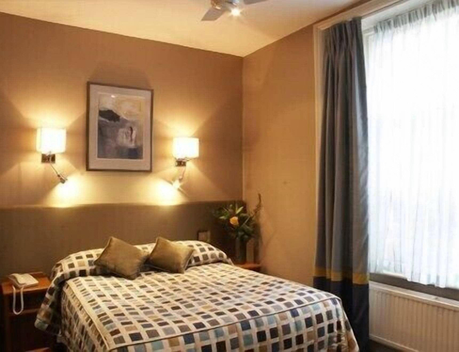 Bedroom 3, Sidney Hotel London-Victoria, London