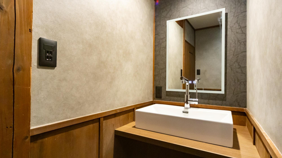 Bathroom 6