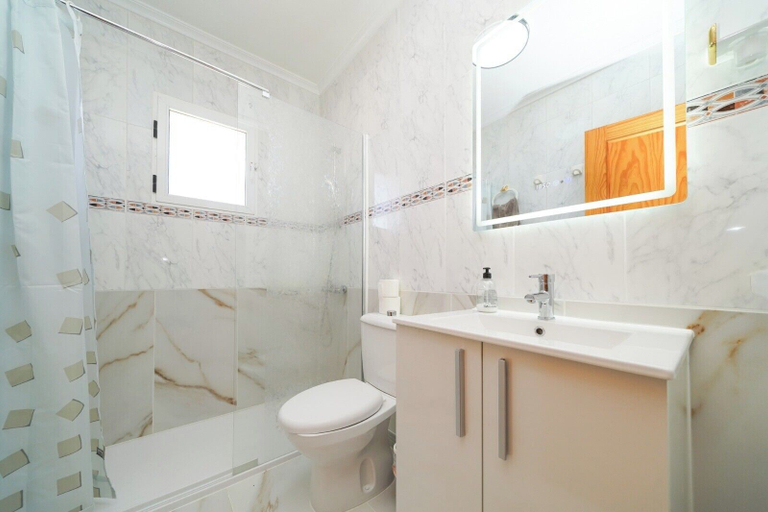 Bathroom 2, Los Alcazares 4 Bed Villa Pet Friendly 2 Baths, Murcia