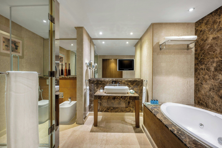 Bathroom 5, Gulf Hotel Convention and SPA, Manama
