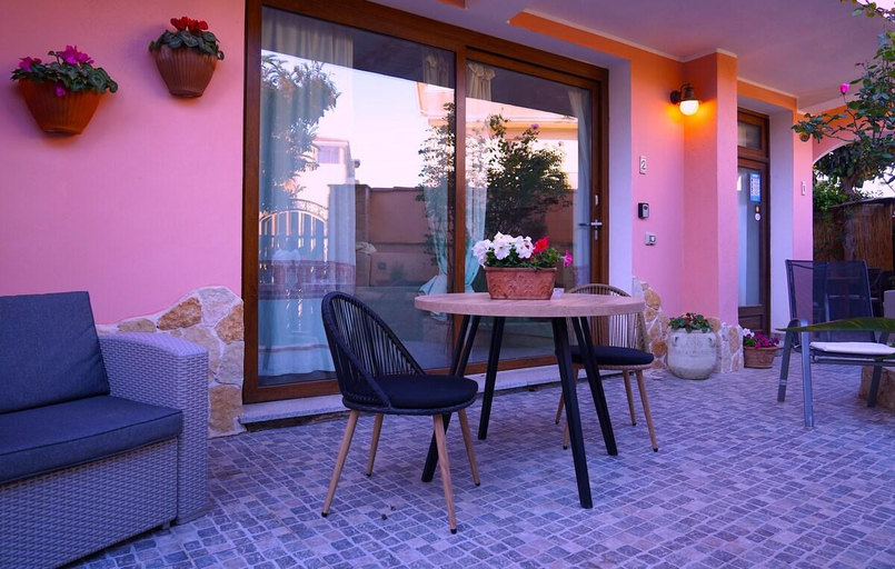 Others 5, Dep R B2, Sassari
