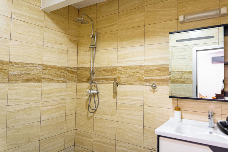 Bathroom, Villa Jaddis, Abidjan