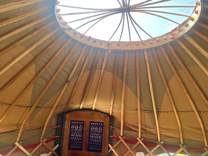Miscellaneous 5, Spacious Yurt - Sleeps 2 -river and Mountain View, Highland