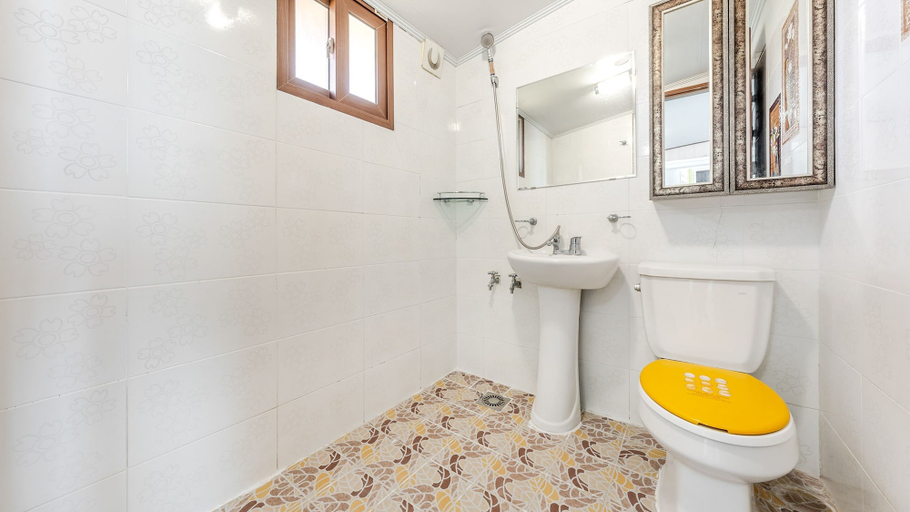 Bathroom 4, Suncheon Suncheonman Geurigona Spa Pensi, Suncheon