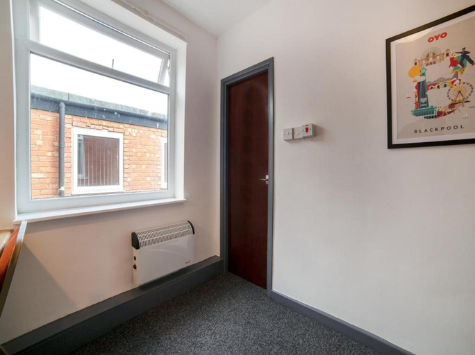 Public Area, OYO Alumhurst Hotel, Blackpool